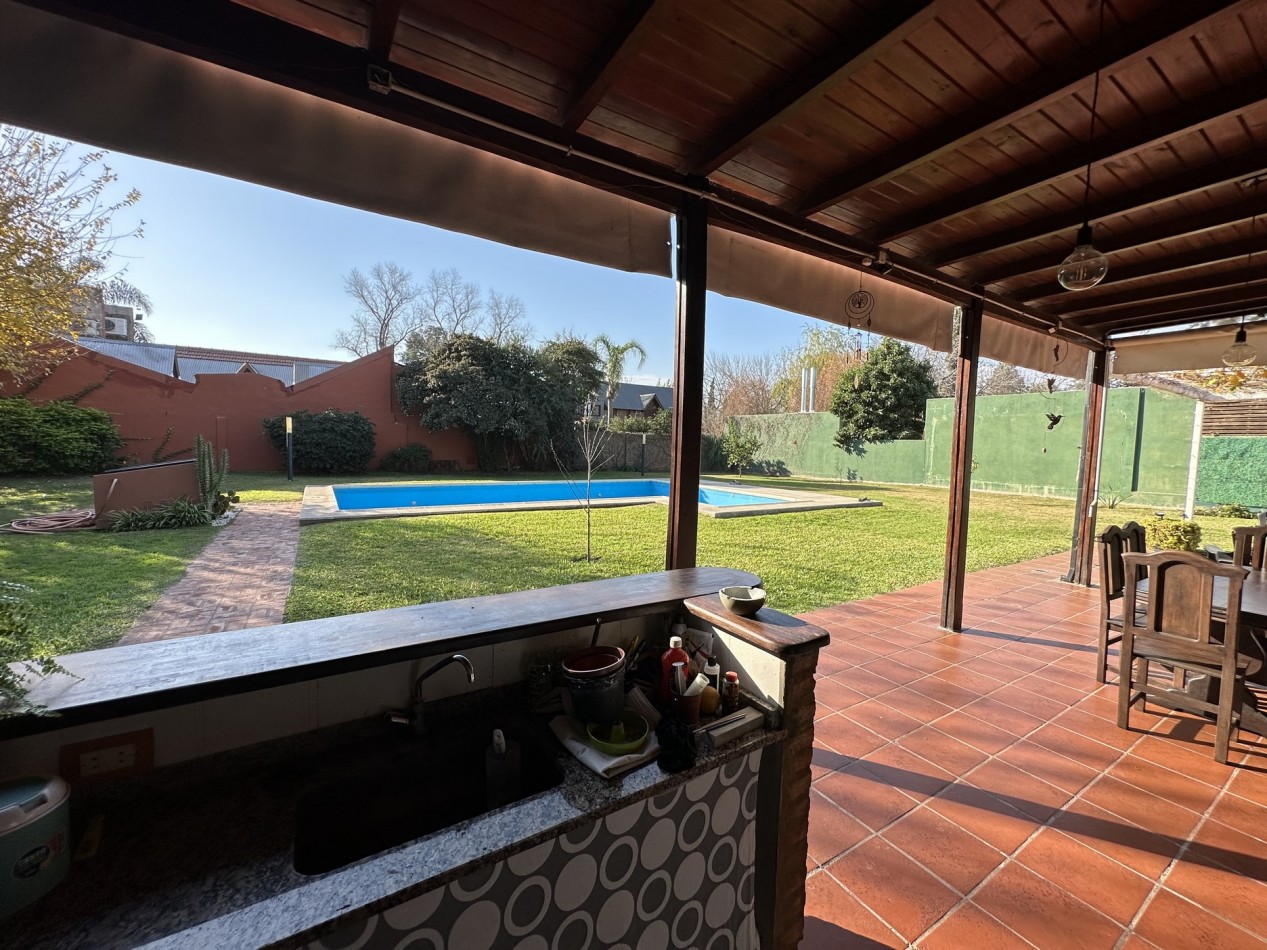 Fabulosa casa 3 dorm. con gran parque y piscina