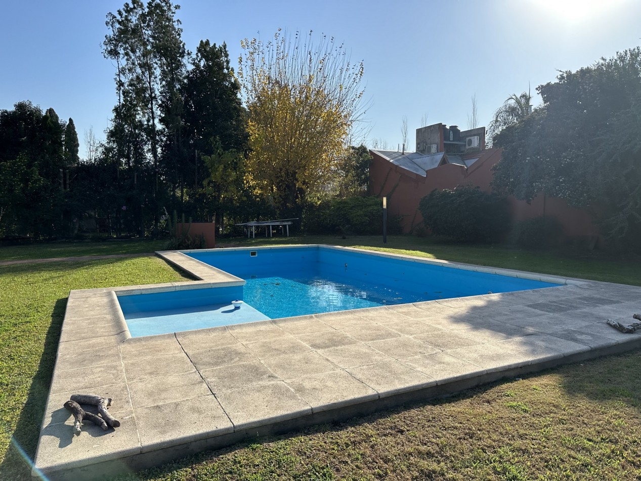 Liceo Funes: Venta Casa 3 Dorm. con gran parque y piscina