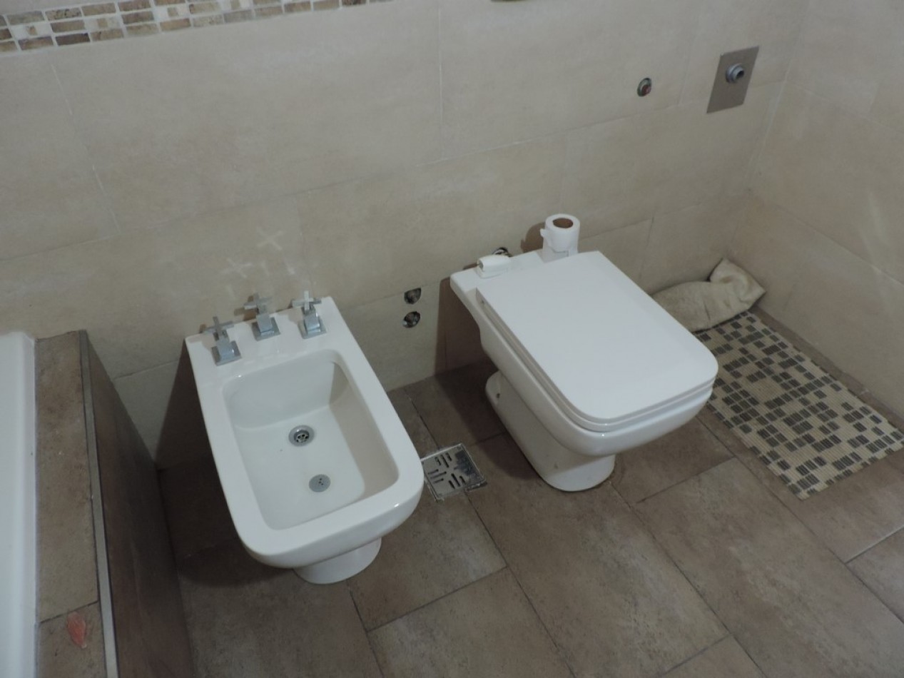 Venta casa 1 dorm. primera calidad en Roldan