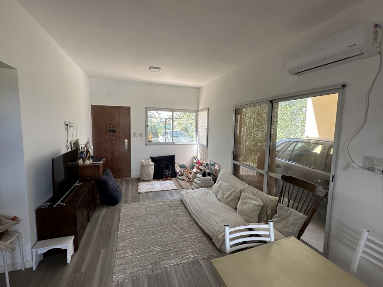 Venta casa 2 dormitorios con piscina Apta Credito