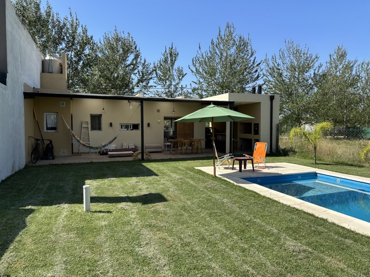 Venta casa 2 dormitorios con piscina Apta Credito
