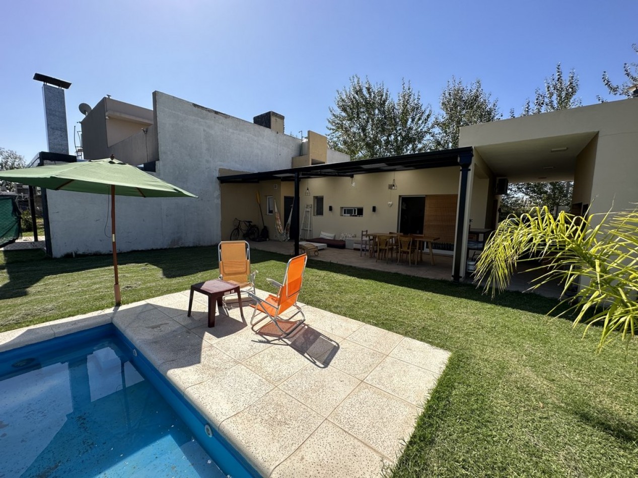 Venta casa 2 dormitorios con piscina Apta Credito