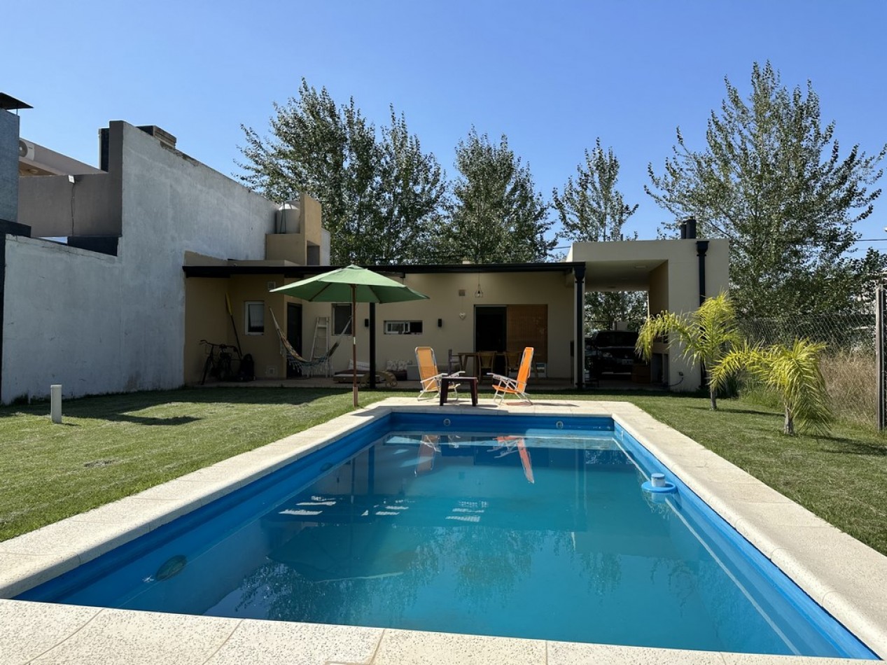 Venta casa 2 dormitorios con piscina Apta Credito
