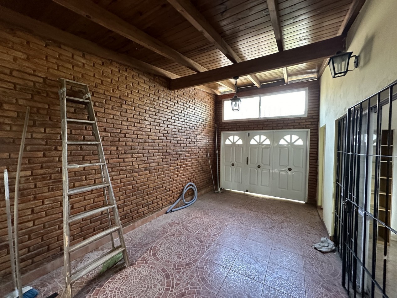 Casa 3 dorm en Profesional Country Funes