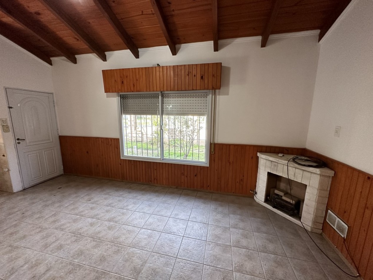 Parada 15: Casa 2 Dormitorios con piscina y parque