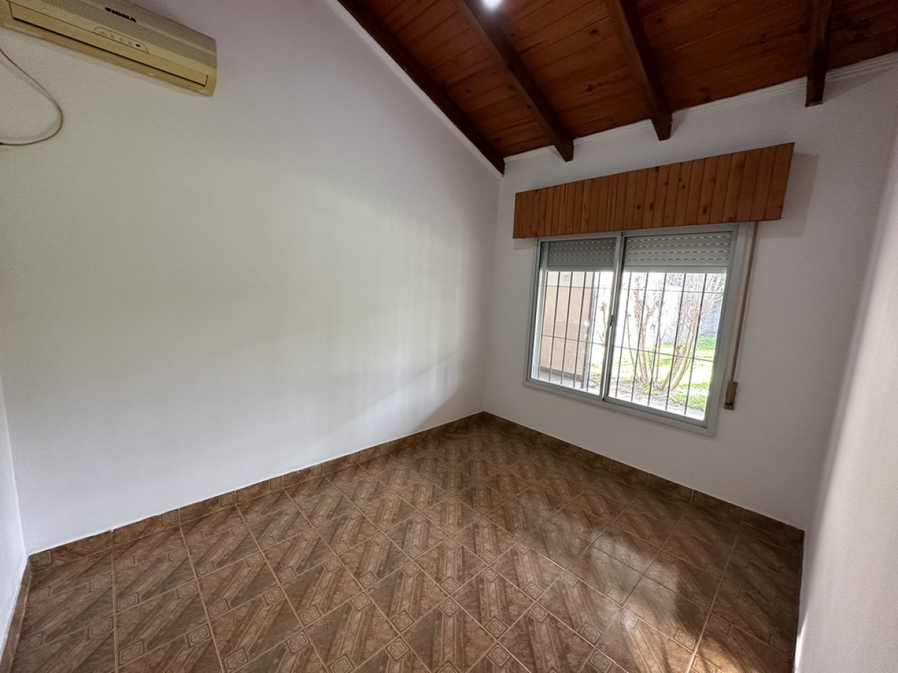 Parada 15: Casa 2 Dormitorios con piscina y parque