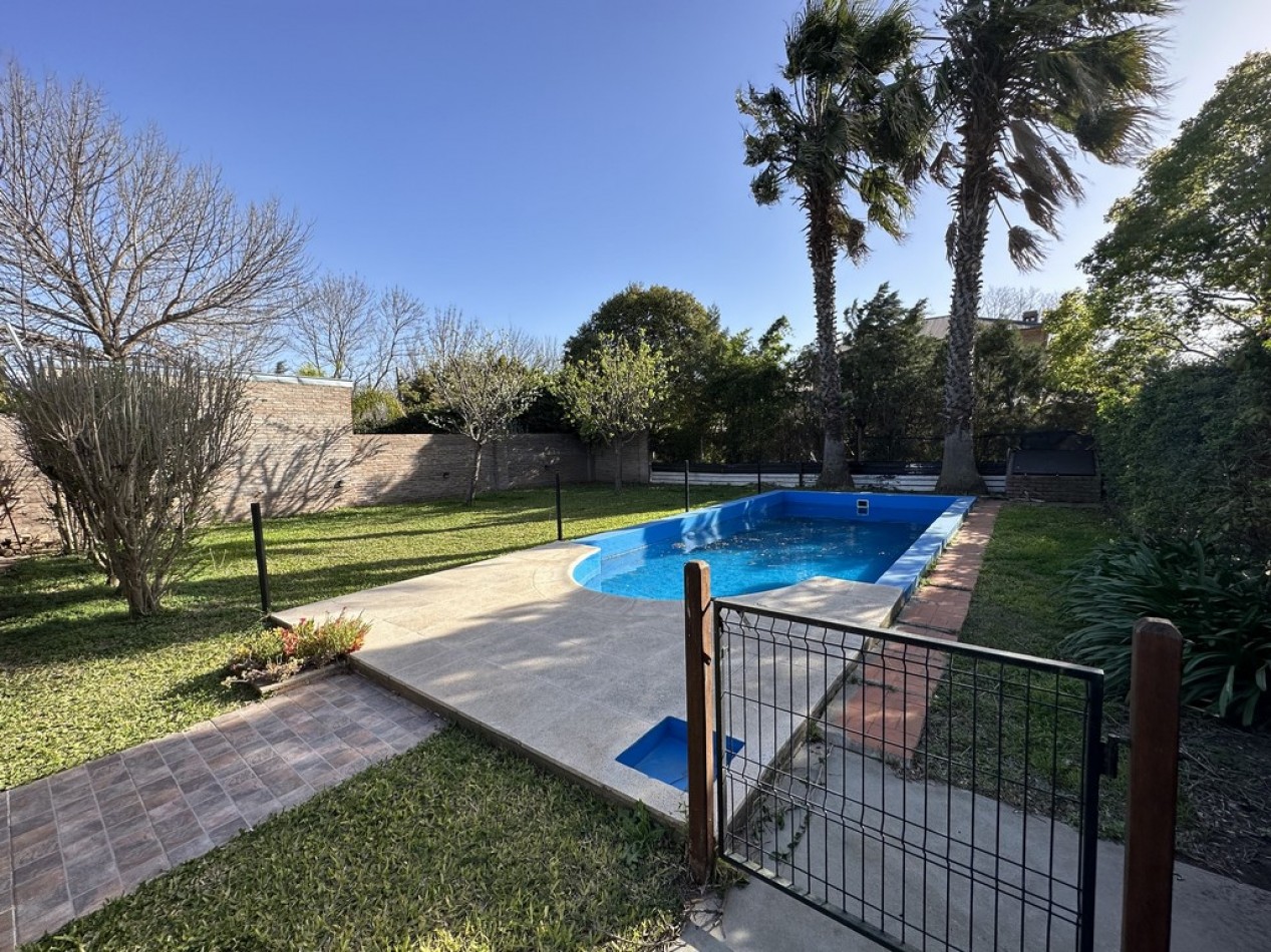Parada 15: Casa 2 Dormitorios con piscina y parque