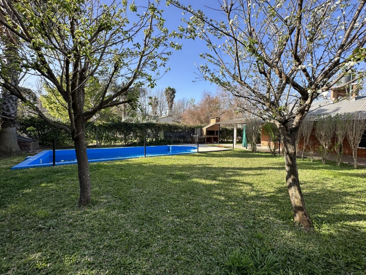 Parada 15: Casa 2 Dormitorios con piscina y parque