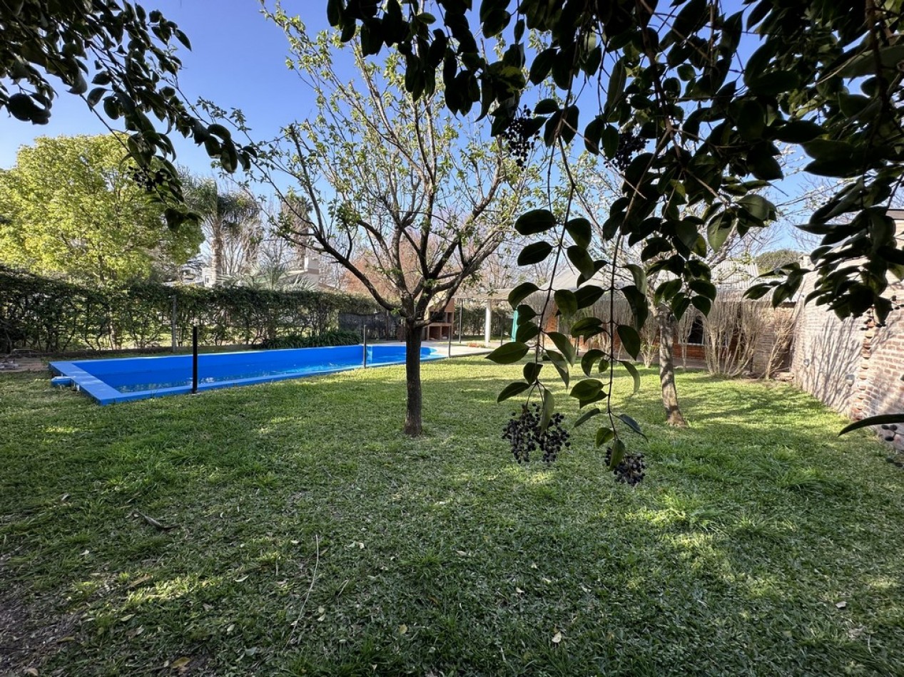 Parada 15: Casa 2 Dormitorios con piscina y parque