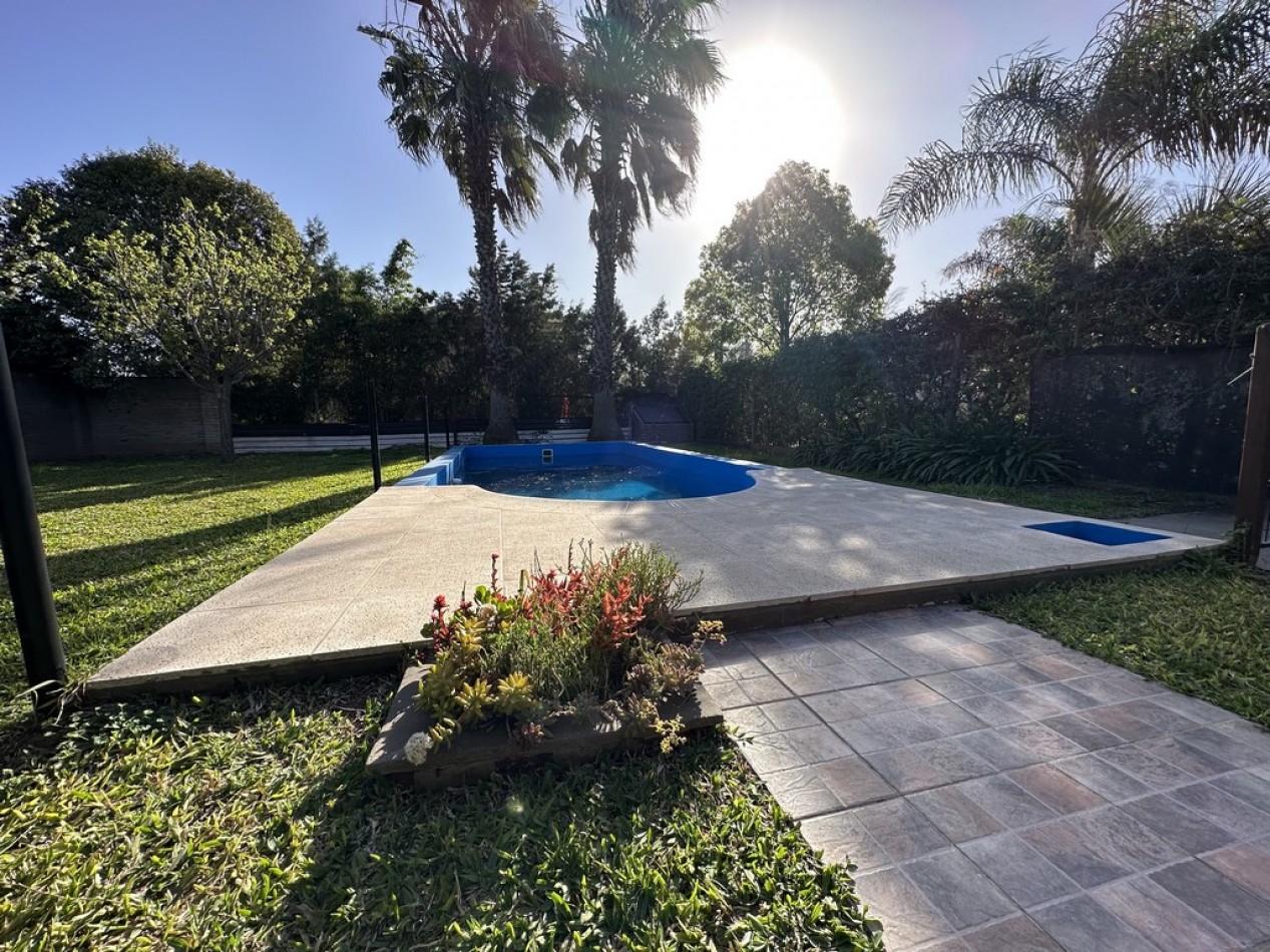 Parada 15: Casa 2 Dormitorios con piscina y parque