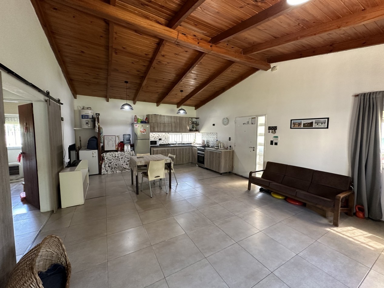 Venta Casa 2 dorm con piscina en Los Cedros, Roldan.