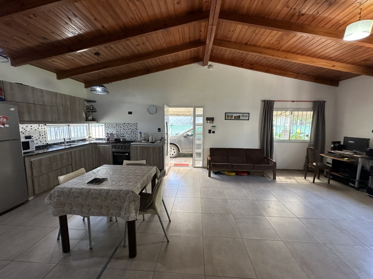 Venta Casa 2 dorm con piscina en Los Cedros, Roldan.