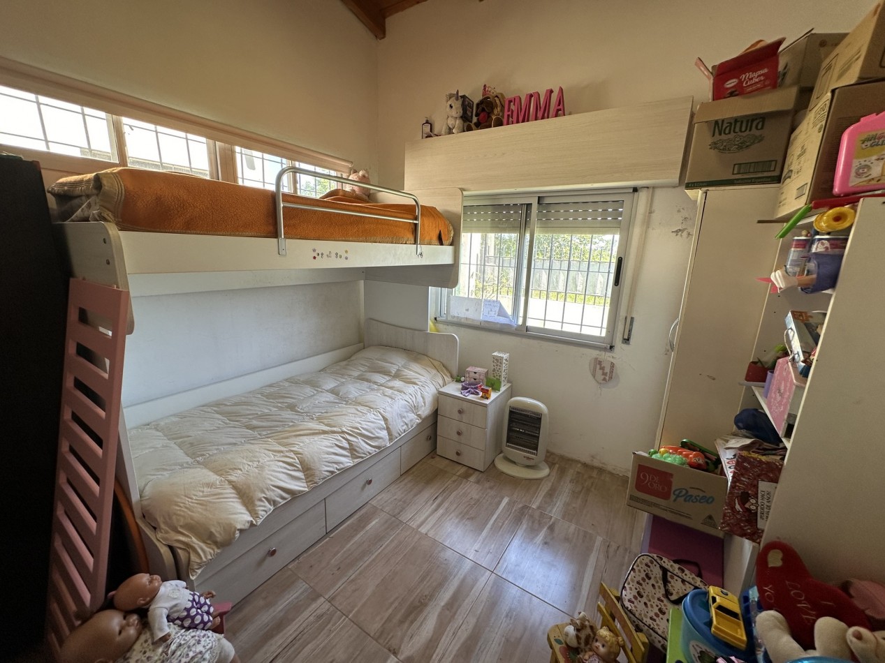 Venta Casa 2 dorm con piscina en Los Cedros, Roldan.