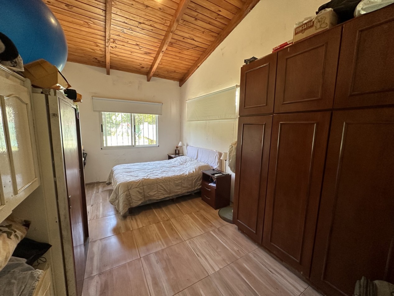 Venta Casa 2 dorm con piscina en Los Cedros, Roldan.