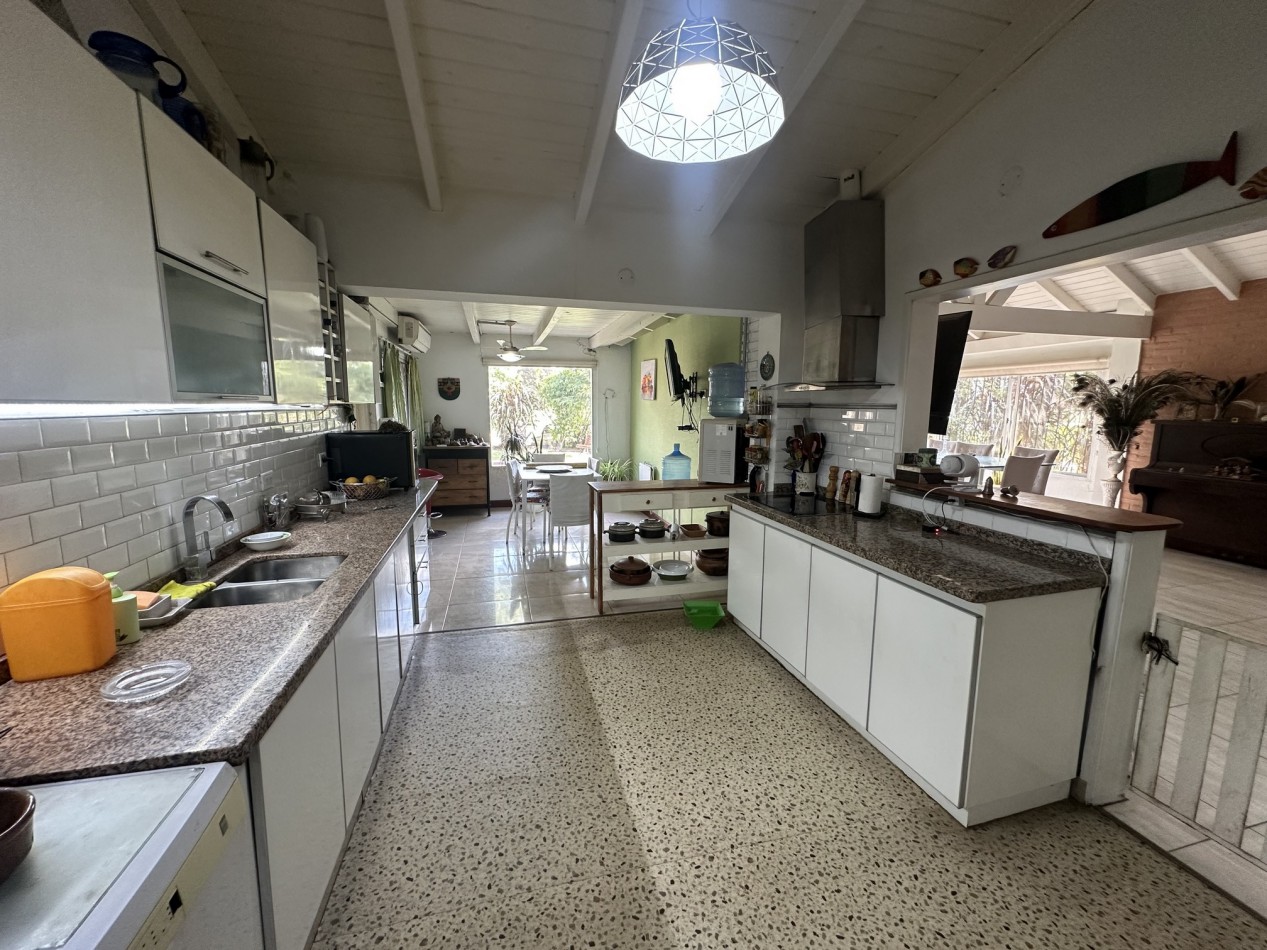 Retasada! Casa 2 dormitorios con piscina en Santa Teresa