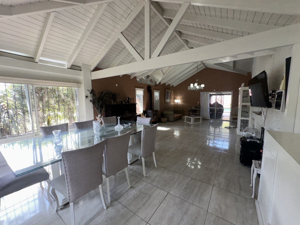 Retasada! Casa 2 dormitorios con piscina en Santa Teresa