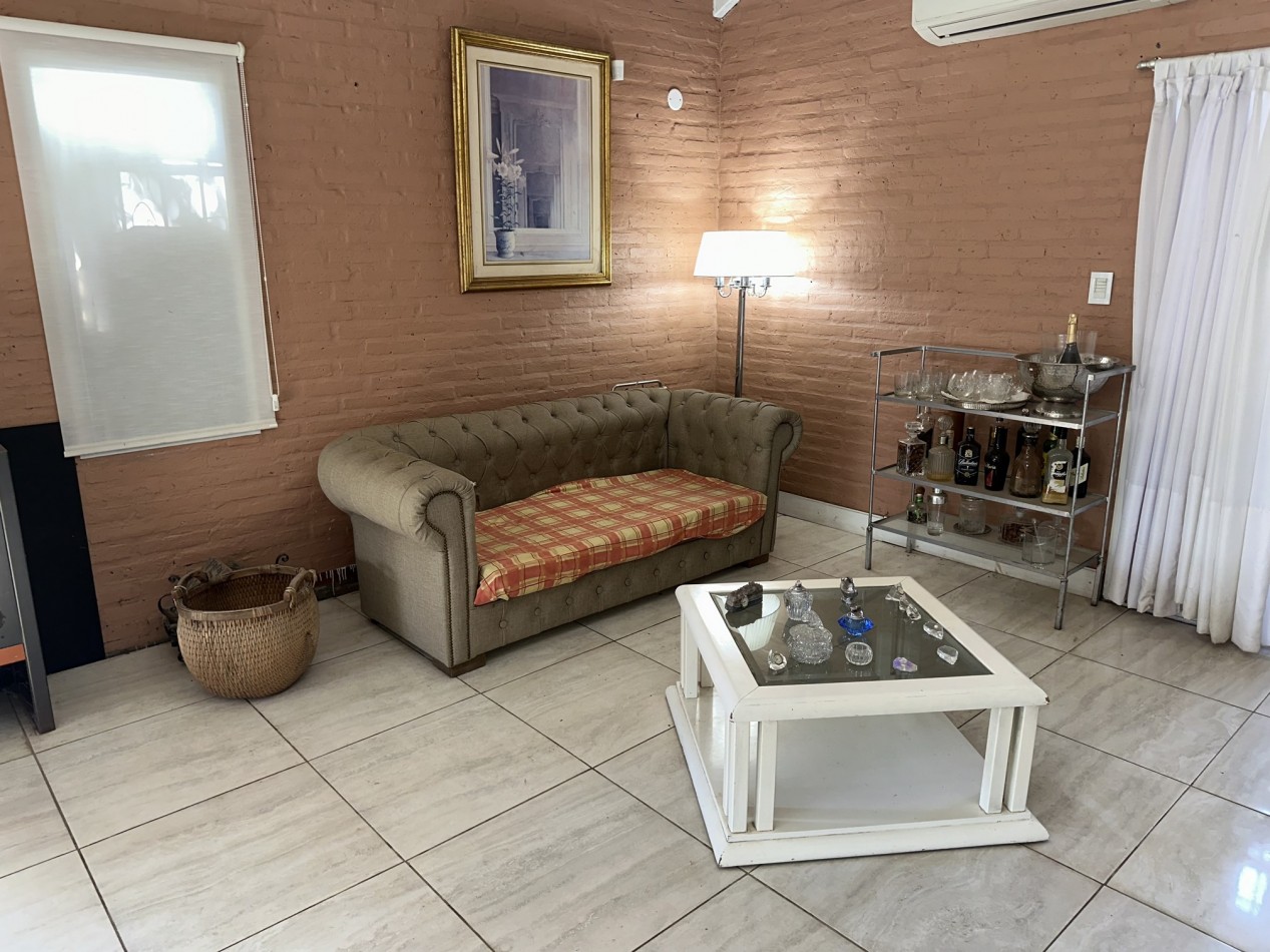 Retasada! Casa 2 dormitorios con piscina en Santa Teresa