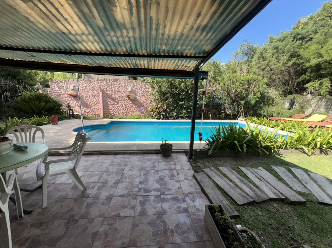 Retasada! Casa 2 dormitorios con piscina en Santa Teresa