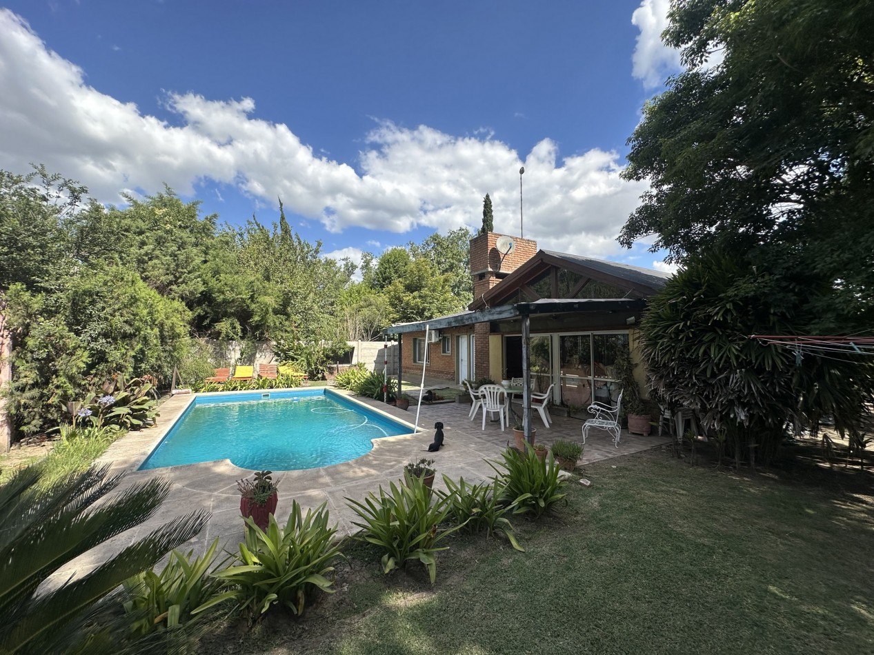 Retasada! Casa 2 dormitorios con piscina en Santa Teresa