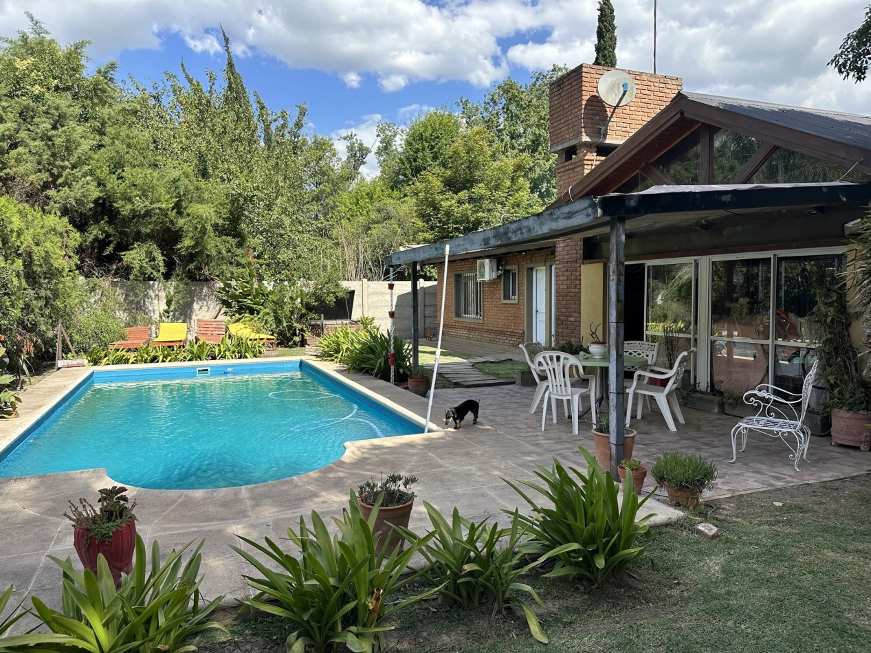 Retasada! Casa 2 dormitorios con piscina en Santa Teresa