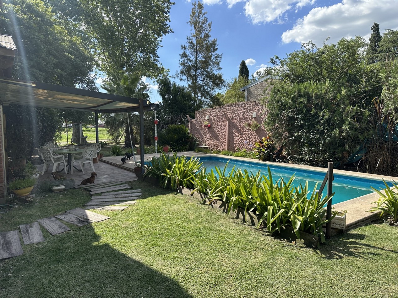 Retasada! Casa 2 dormitorios con piscina en Santa Teresa