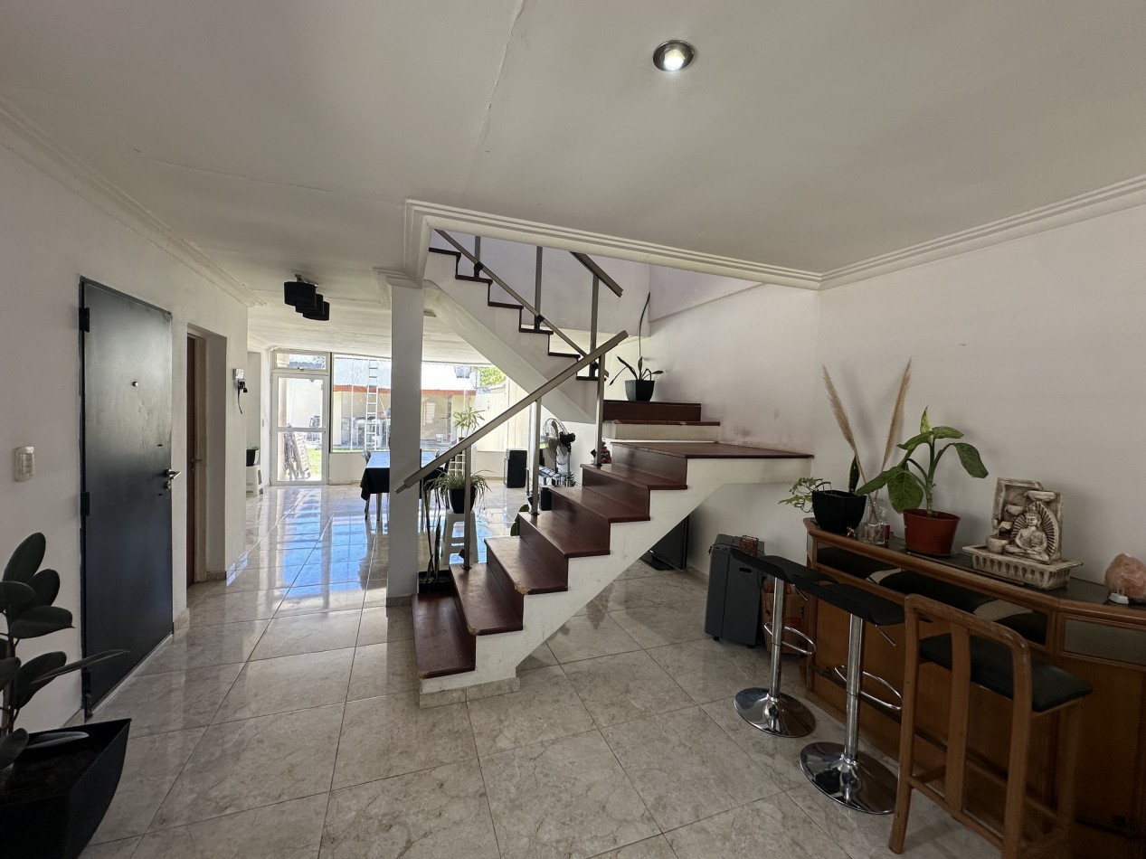 Liceo: Venta Casa 3 dorm. 3 baños con piscina