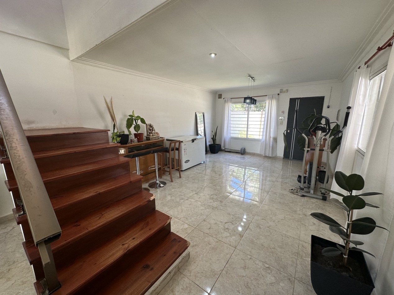 Liceo: Venta Casa 3 dorm. 3 baños con piscina