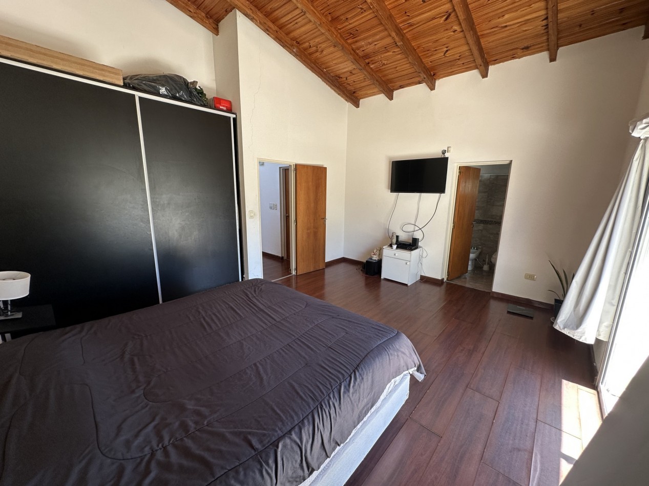Liceo: Venta Casa 3 dorm. 3 baños con piscina