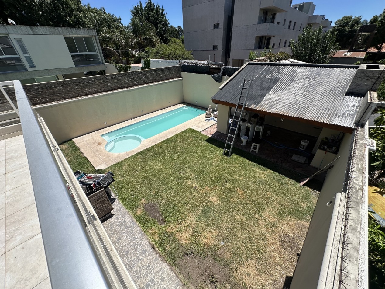 Liceo: Venta Casa 3 dorm. 3 baños con piscina
