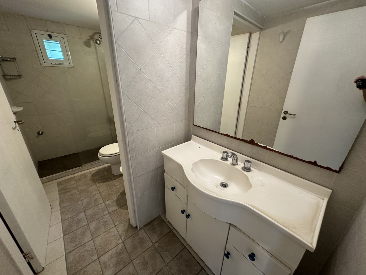 Alquiler Casa 4 dormitorios 3 baños con piscina en "Funes R"