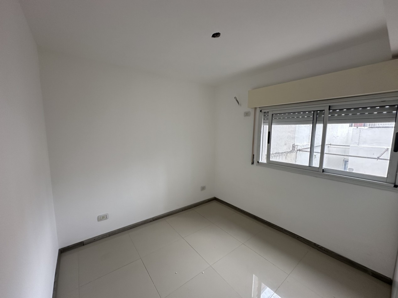 Depto 1 dorm de escalera en Urquiza 4400