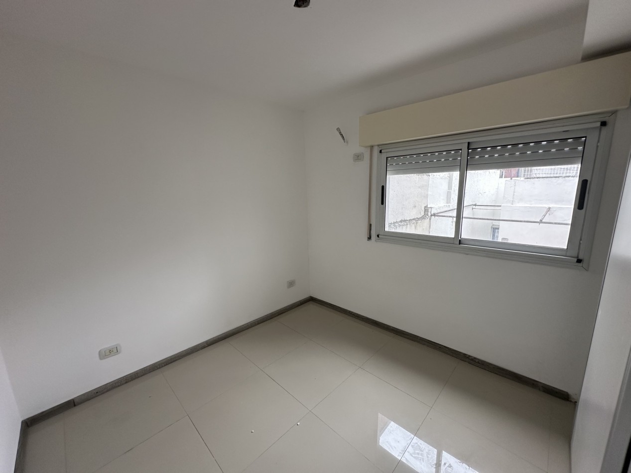 Depto 1 dorm de escalera en Urquiza 4400
