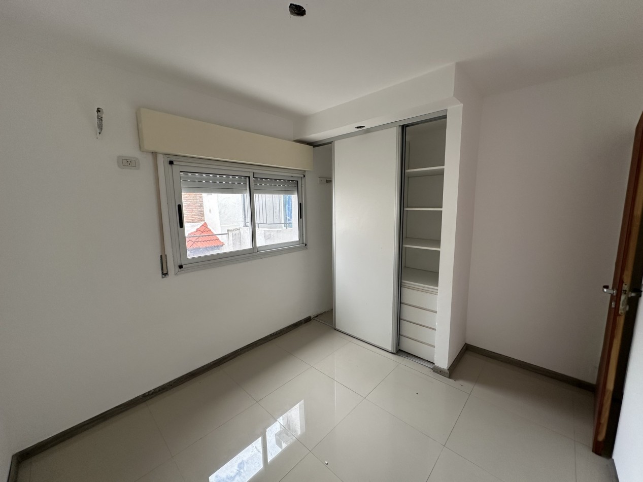 Depto 1 dorm de escalera en Urquiza 4400