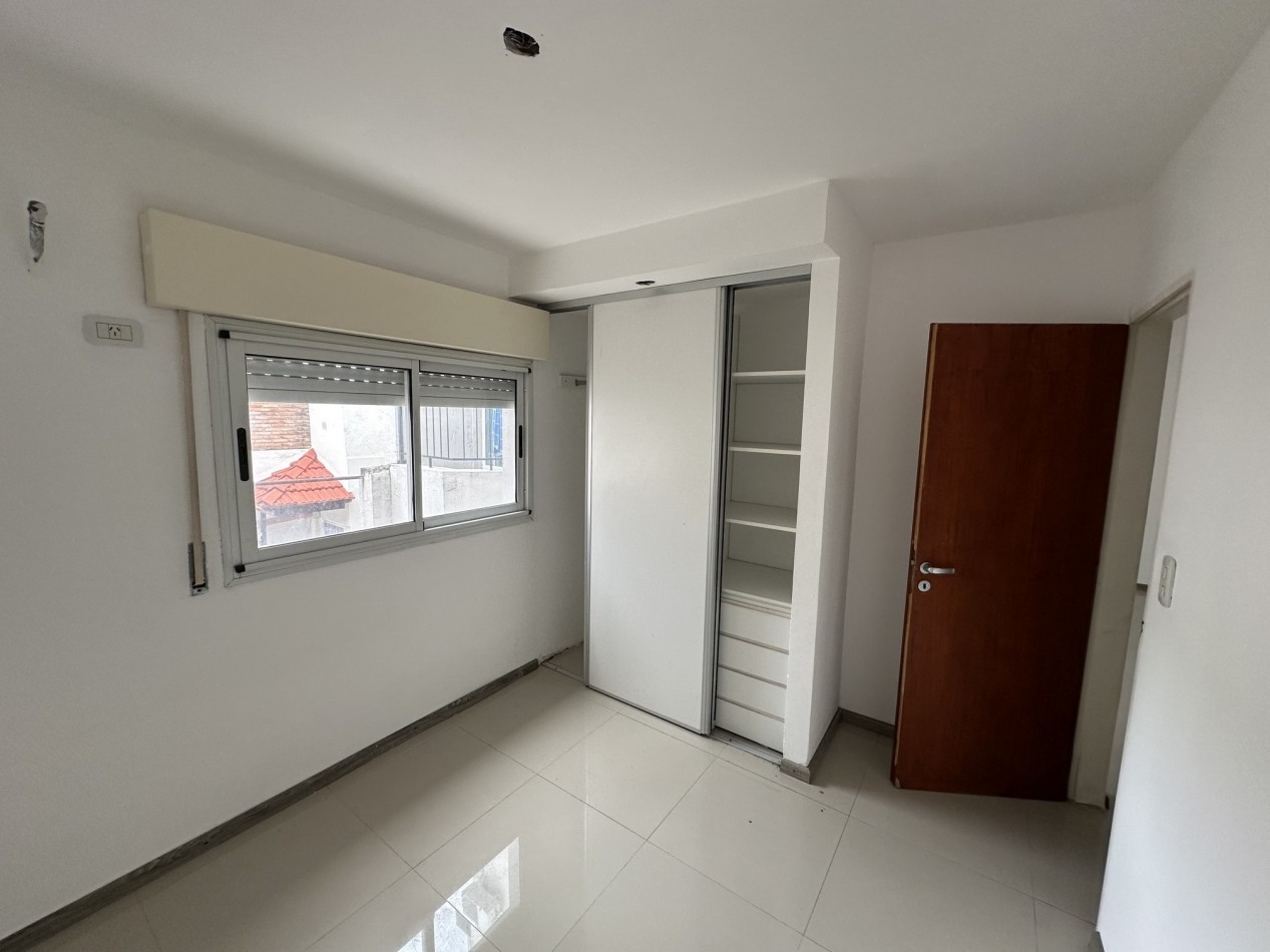 Depto 1 dorm de escalera en Urquiza 4400