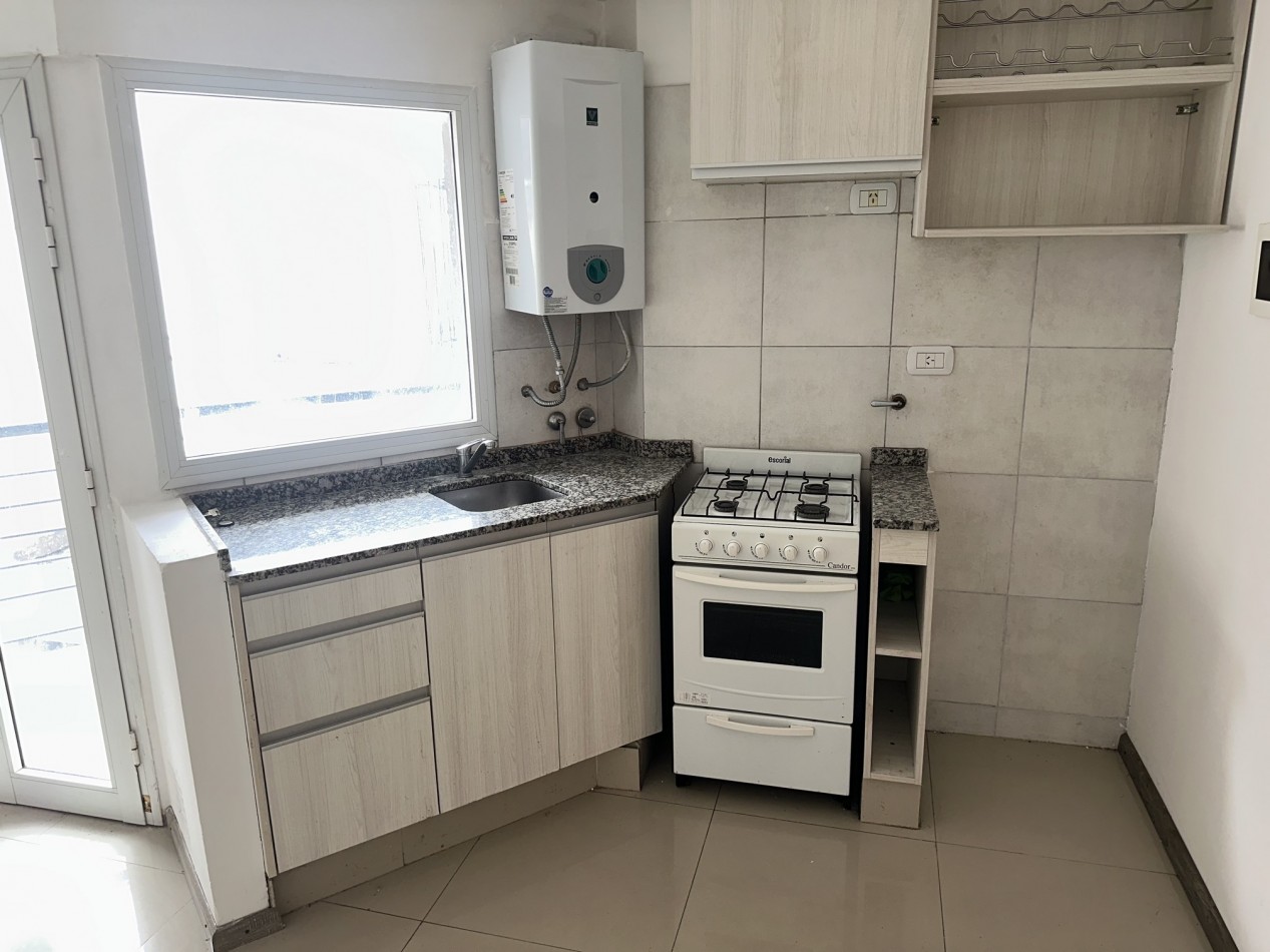 Depto 1 dorm de escalera en Urquiza 4400