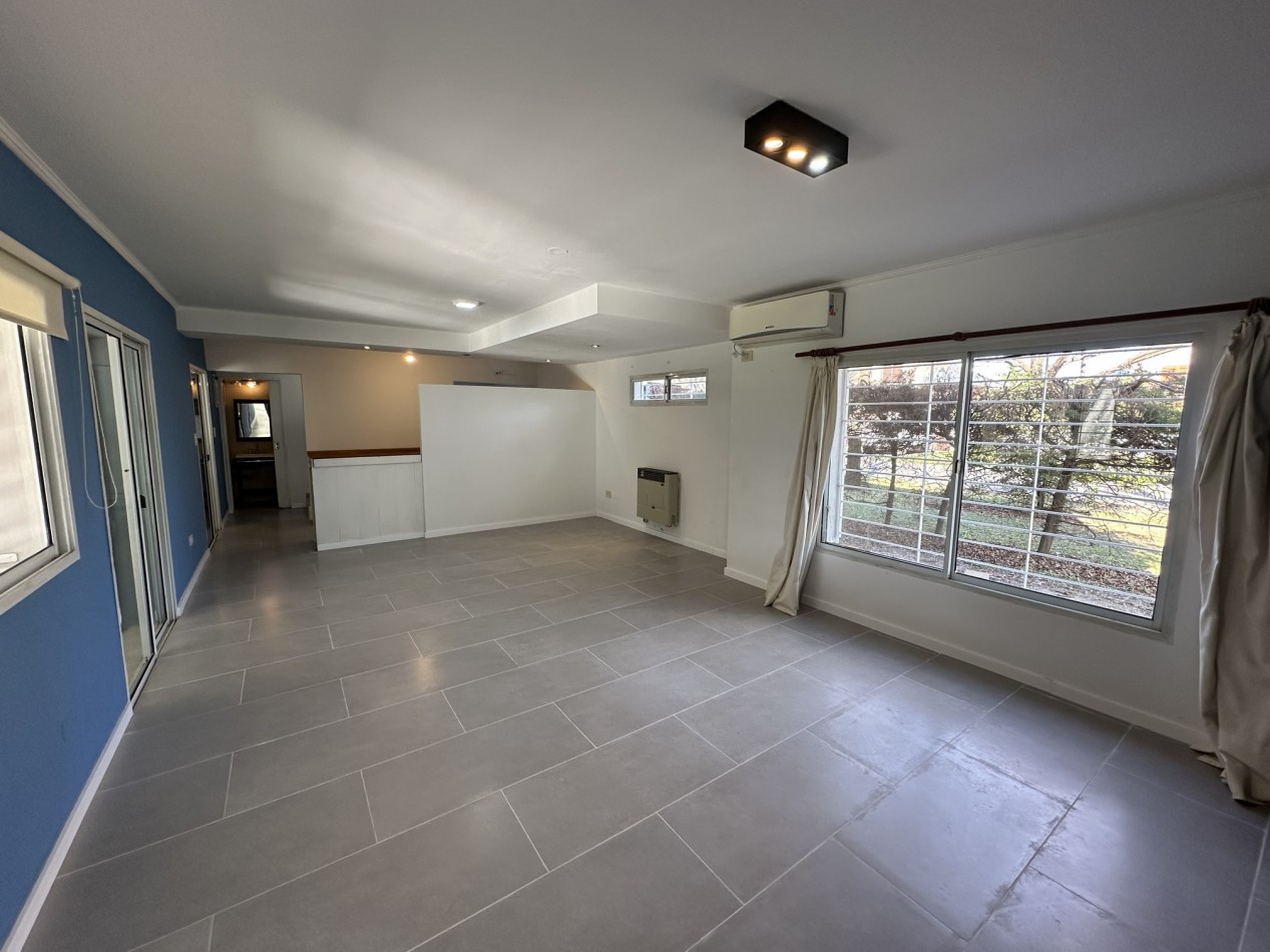 Venta Casa 4 dormitorios 3 baños con piscina en "Funes R"