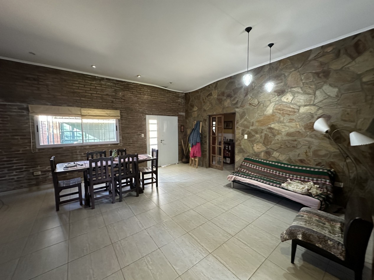 Encantadora casa 3 dorm. con piscina en Funes
