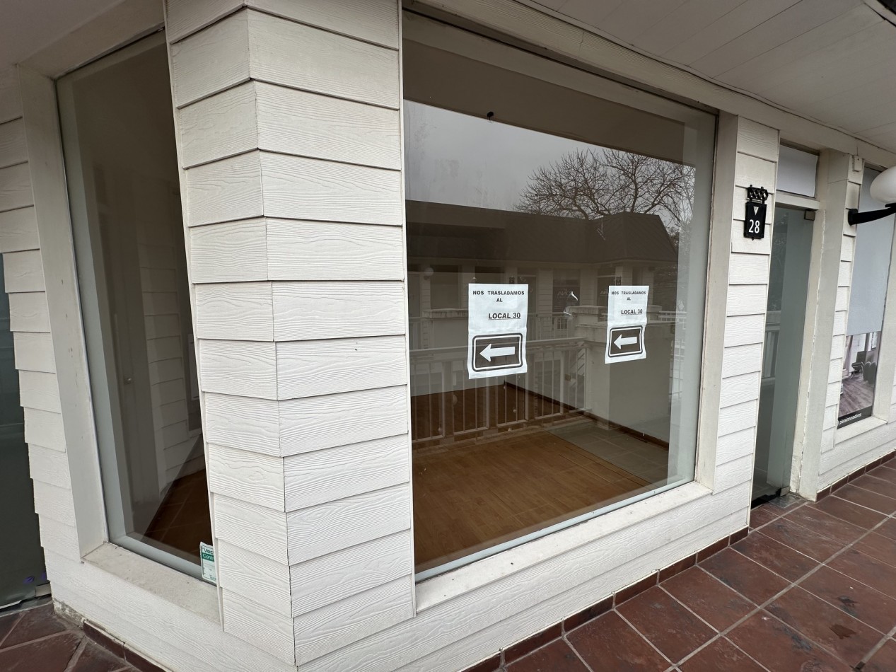 Venta Local en Paseo Victoria Funes