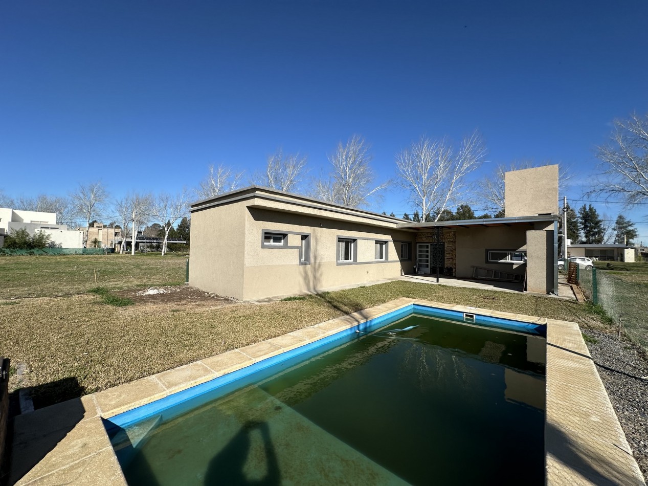 Estupenda Casa 3 dormitorios con piscina en Piñero