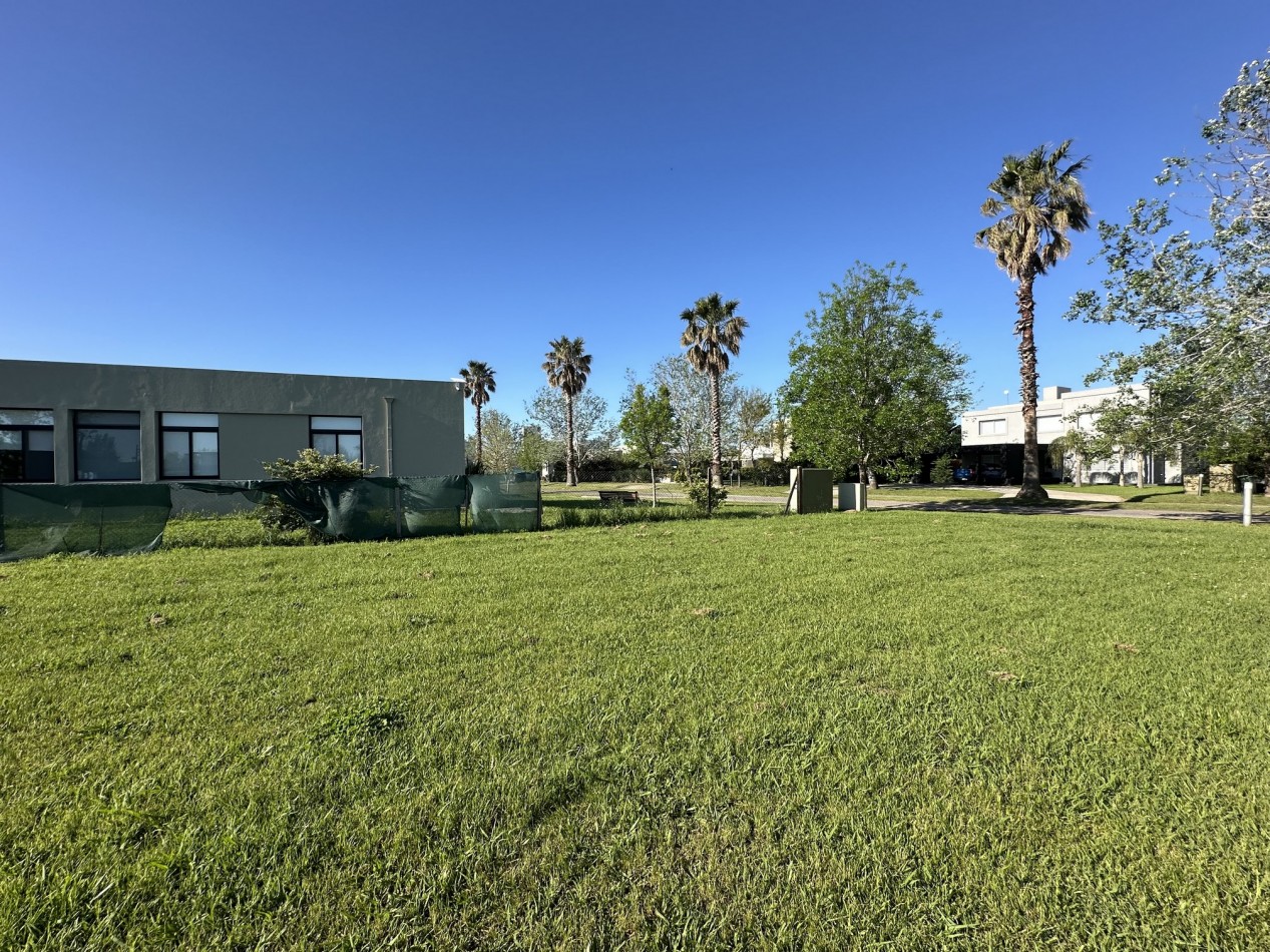 Espectacular lote en Puerto Roldan