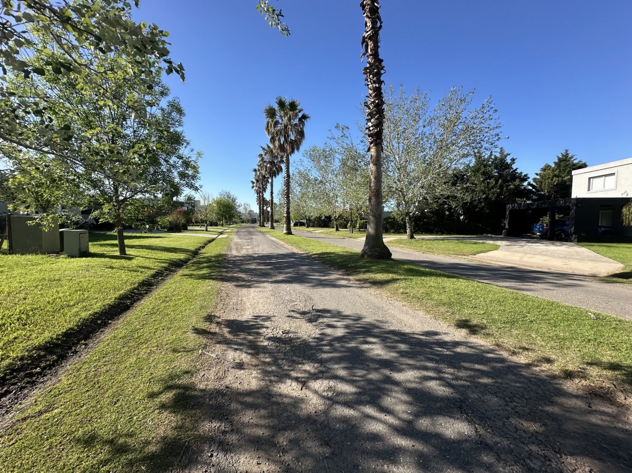 Espectacular lote en Puerto Roldan