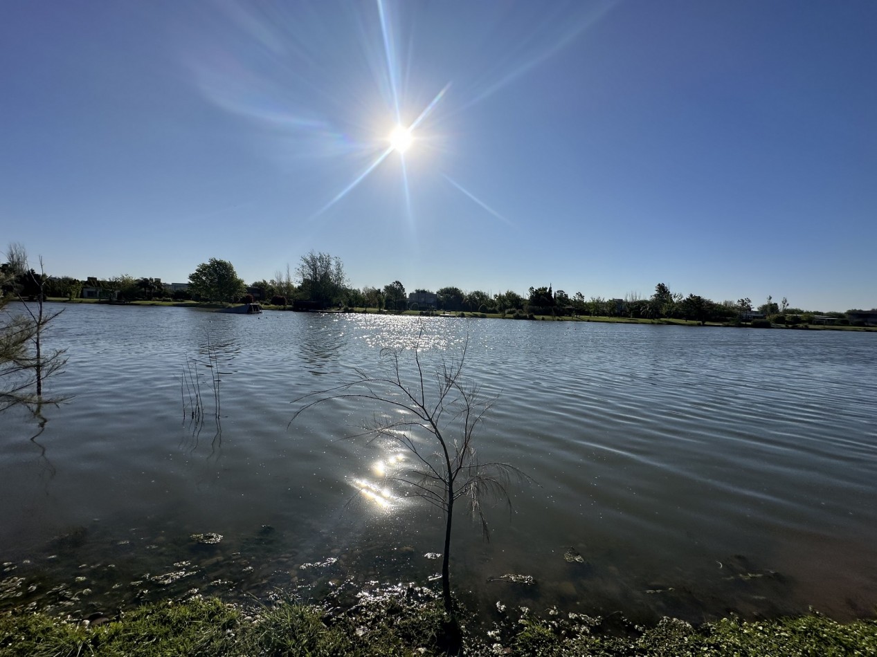 Espectacular lote en Puerto Roldan