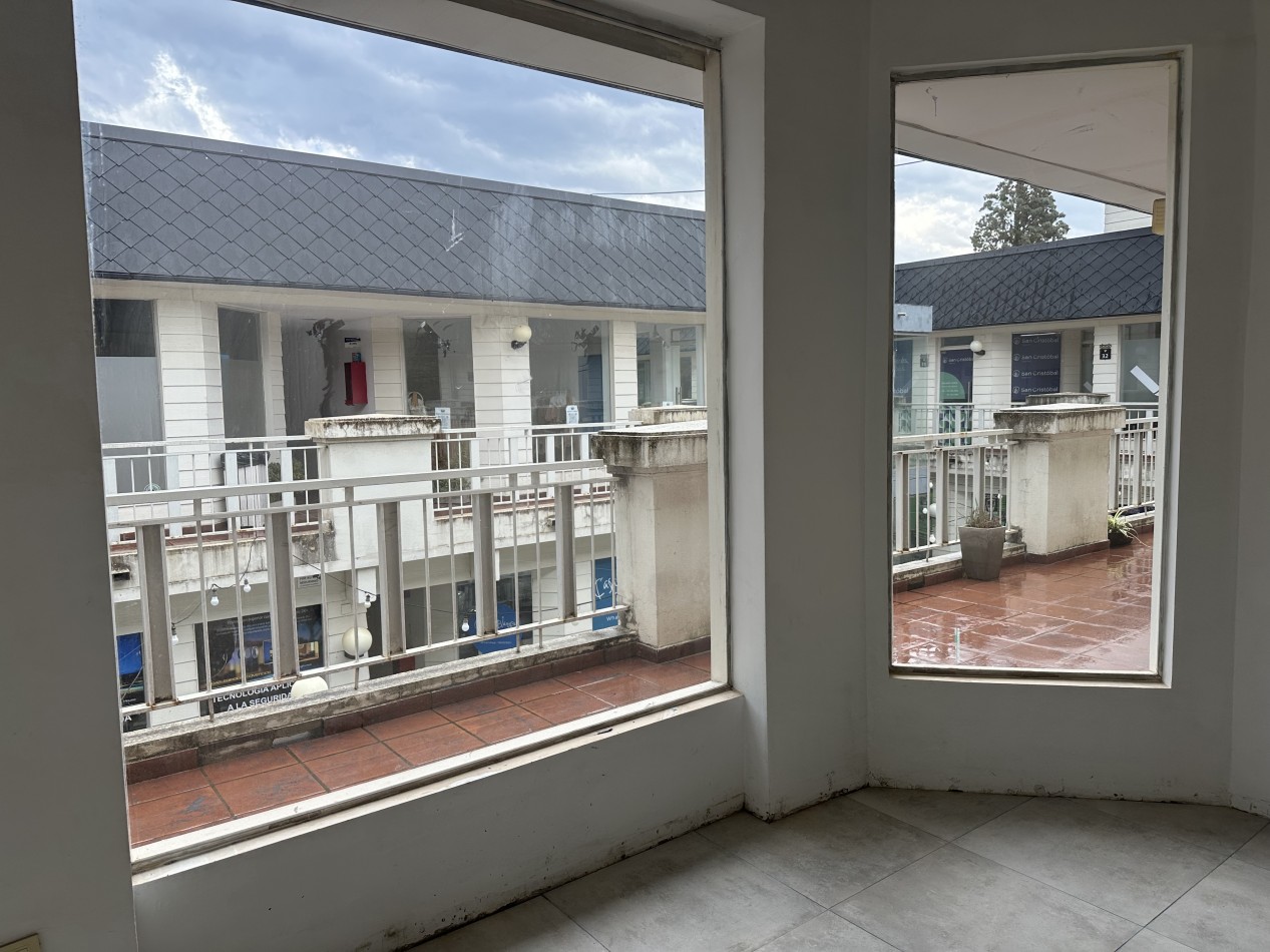 Venta Local en Paseo Victoria Funes