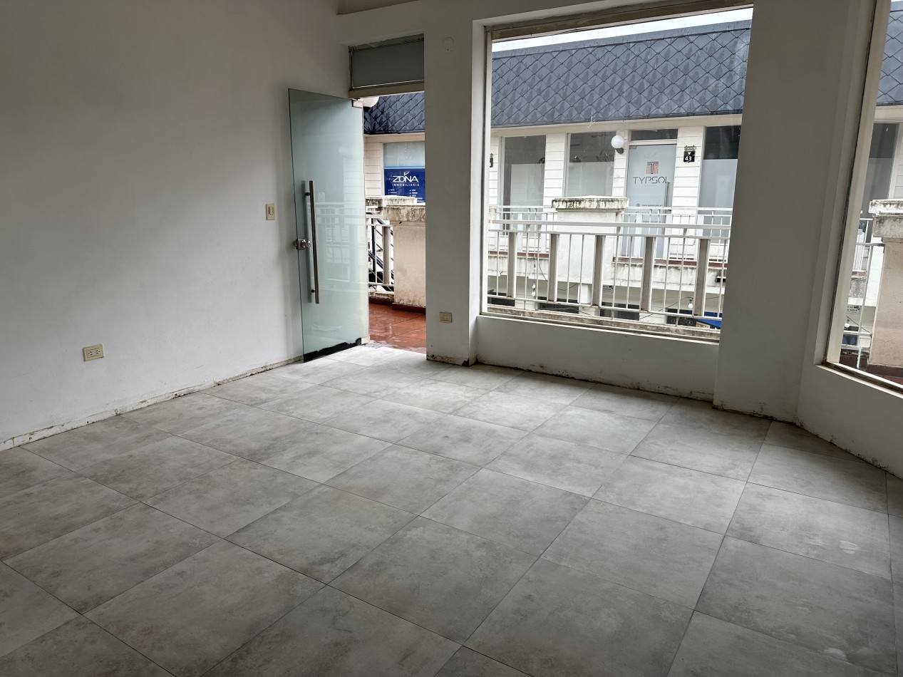 Venta Local en Paseo Victoria Funes