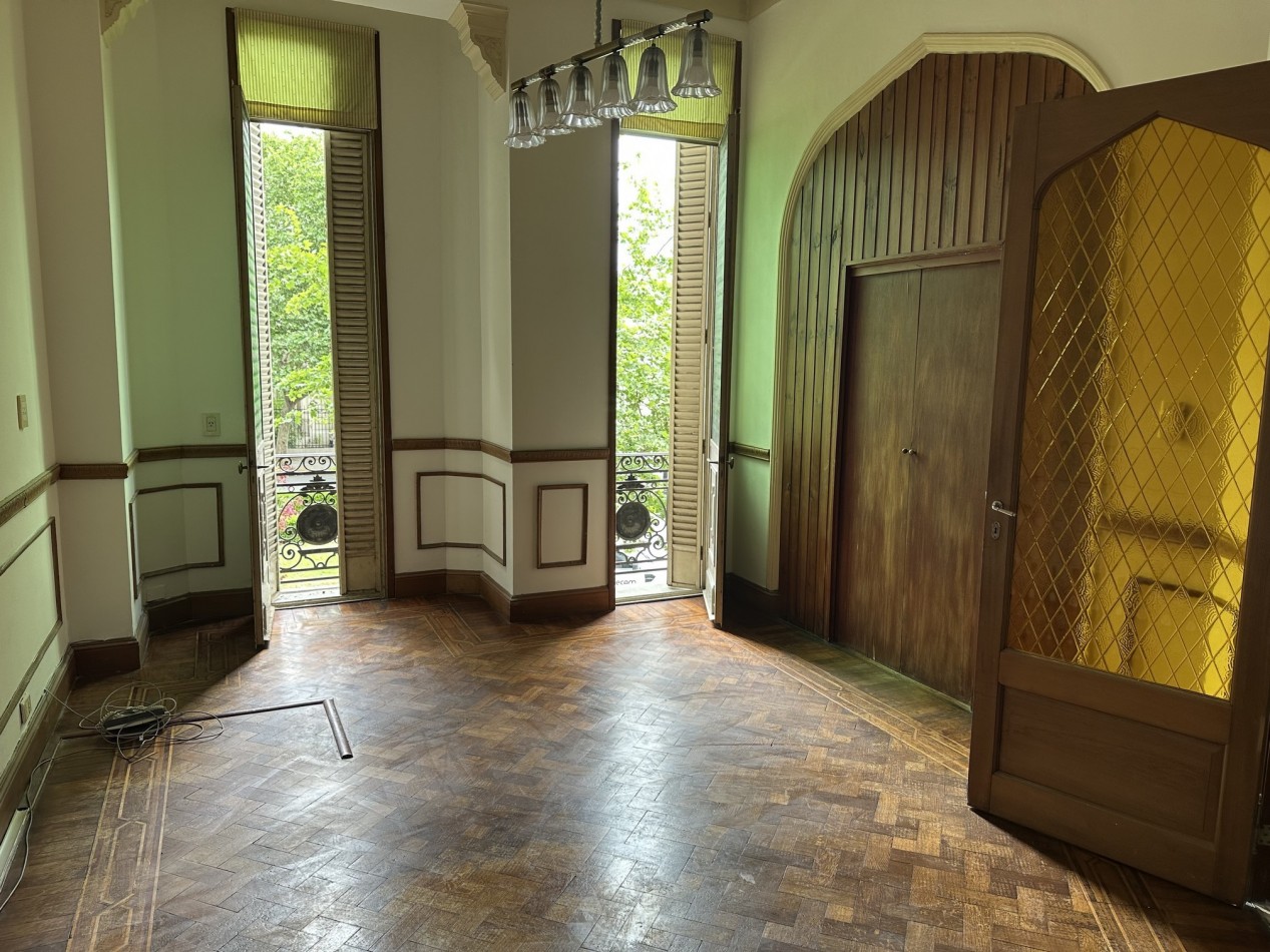 Casona de categoria en alquiler sobre Boulevard Oroño