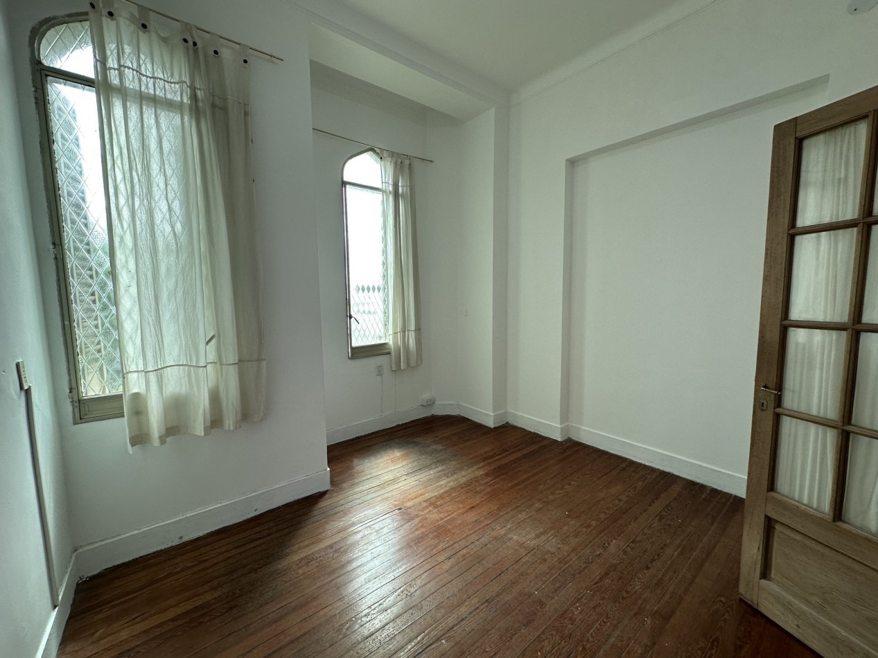 Casona de categoria en alquiler sobre Boulevard Oroño