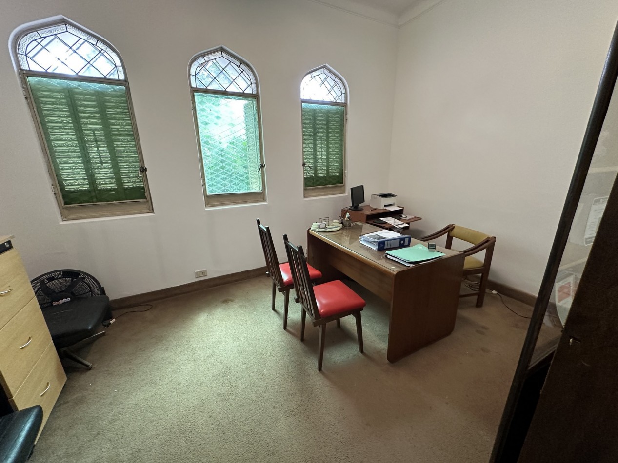 Casona de categoria en alquiler sobre Boulevard Oroño