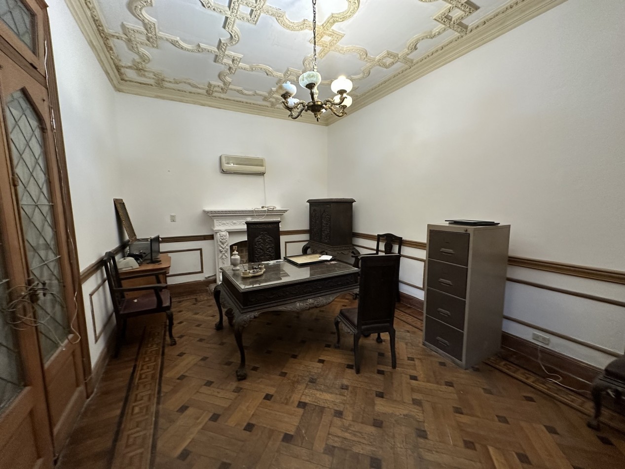 Casona de categoria en alquiler sobre Boulevard Oroño