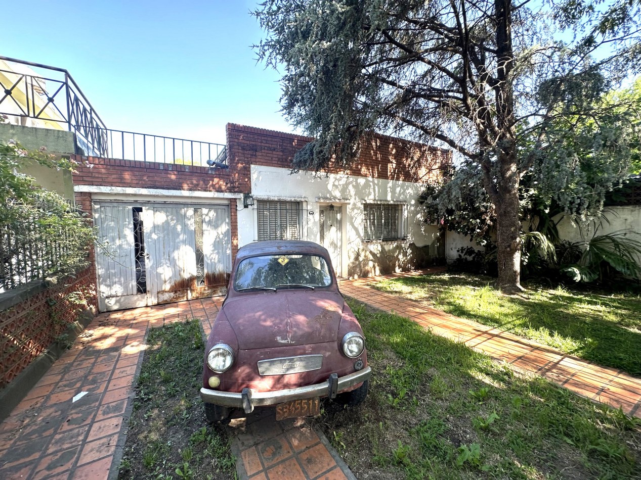 Terreno Urbano con casa reciclar - Ideal Uso Comercial 
