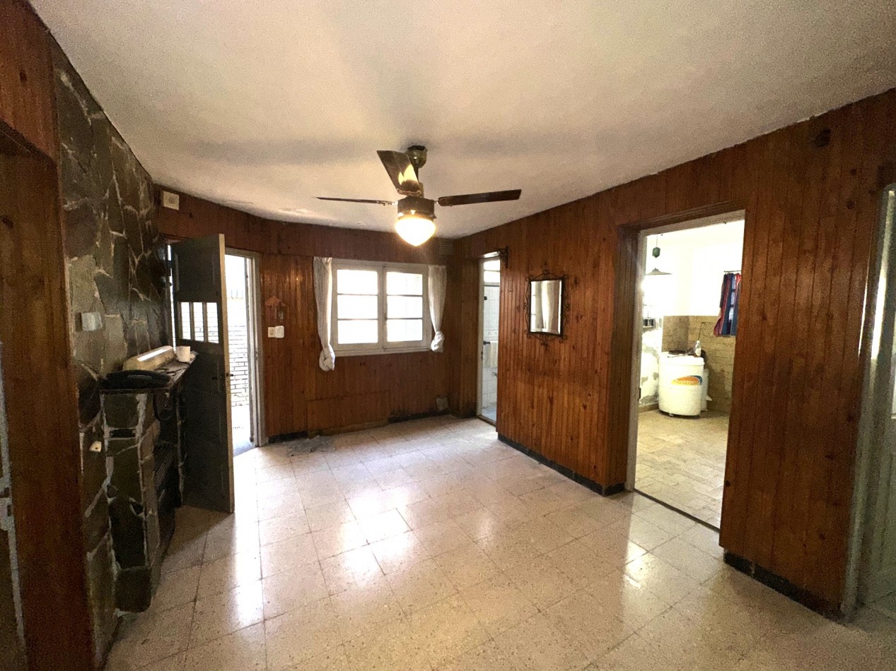 Terreno Urbano con casa reciclar - Ideal Uso Comercial 